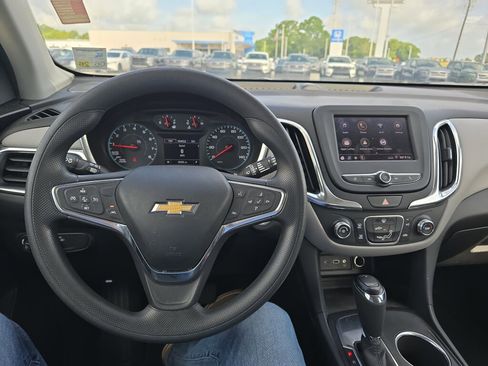 Used 2020 Chevrolet Equinox LS FWD image 10