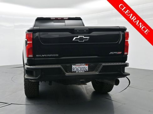 Used 2025 Chevrolet Silverado 2500 ZR2 w/ Technology Package image 8