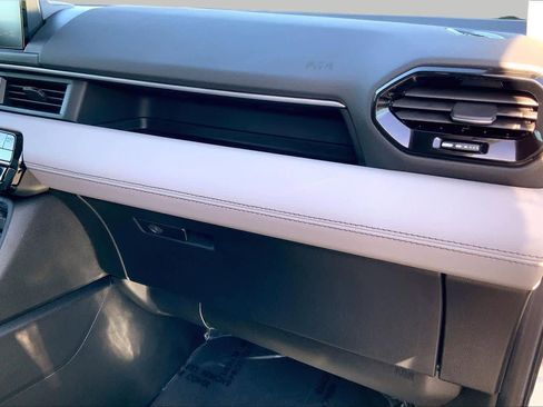Used 2025 Honda Pilot EX-L image 18