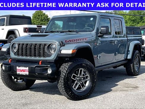 Used 2026 Jeep Gladiator Mojave AWD/4WD image 3