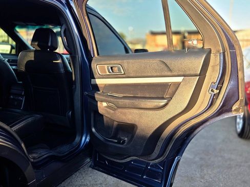 Used 2016 Ford Explorer XLT w/ Equipment Group 202A FWD image 36