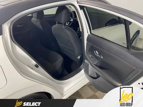 Used 2025 Nissan Sentra SR FWD image 21