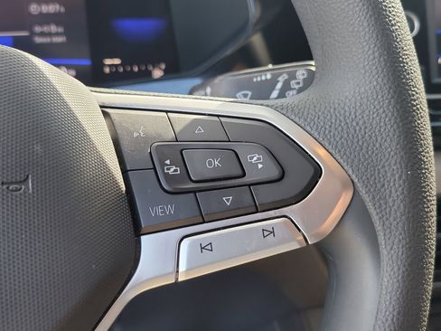 Used 2022 Volkswagen Taos S image 30