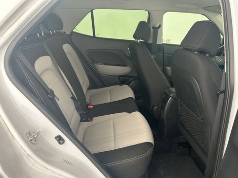 Used 2020 Hyundai Venue SEL FWD image 18