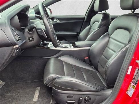 Used 2018 Kia Stinger GT2 AWD/4WD image 16