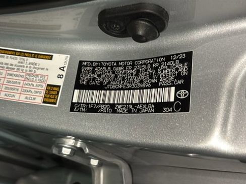 Used 2024 Toyota Corolla LE image 33