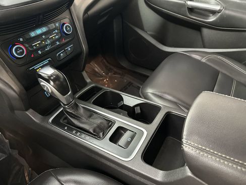 Used 2019 Ford Escape SEL image 25