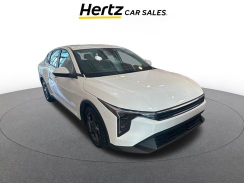 Used 2025 Kia K4 LXS image 1