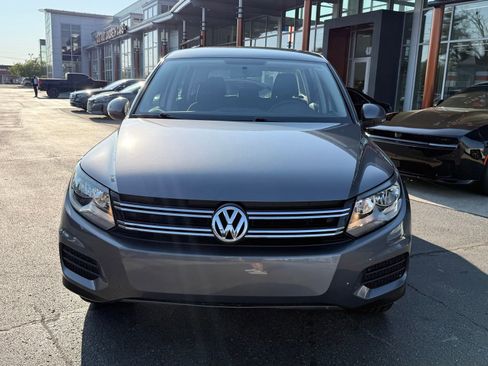 Used 2017 Volkswagen Tiguan Limited w/ Alloy Wheels Package AWD/4WD image 10