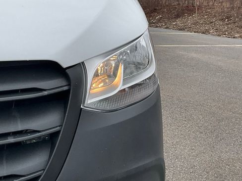 Used 2021 Mercedes-Benz Sprinter 144 Cargo image 2