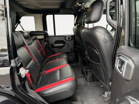 Used 2021 Jeep Wrangler Unlimited Rubicon AWD/4WD image 18