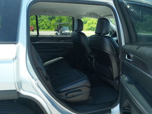 Used 2023 Jeep Grand Cherokee L Limited w/ Luxury Tech Group II AWD/4WD image 22