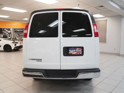 Used 2016 Chevrolet Express 3500 LT w/ LT Preferred Equipment Group image 8