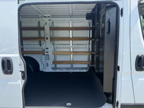 Used 2025 RAM ProMaster 2500 w/ U-Haul Equipment Group FWD image 13