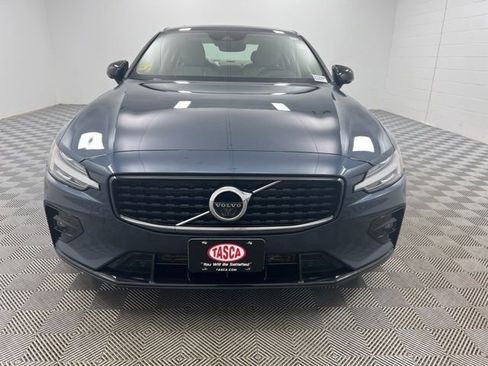 Used 2021 Volvo S60 T5 Momentum w/ Advanced Package AWD/4WD image 3