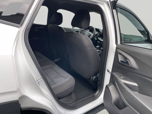 Used 2024 Chevrolet Trax RS w/ Driver Confidence Package FWD image 17