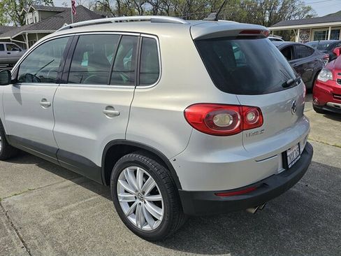 Used 2009 Volkswagen Tiguan SE image 4