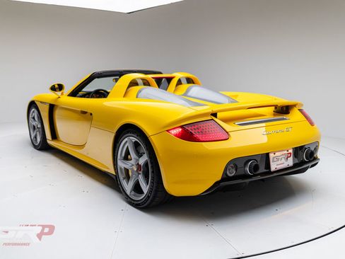 Used 2005 Porsche Carrera GT RWD image 5