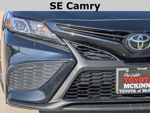 Used 2024 Toyota Camry SE image 3