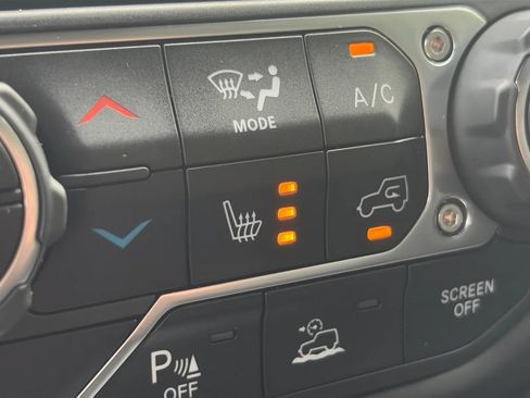 Used 2021 Jeep Wrangler Unlimited Sahara AWD/4WD image 25
