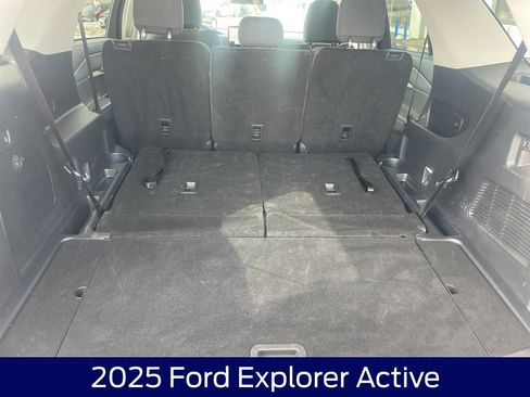 Used 2025 Ford Explorer Active AWD/4WD image 34