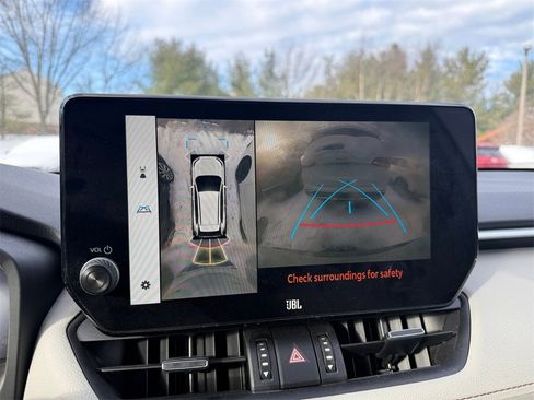 Used 2023 Toyota RAV4 Limited image 18