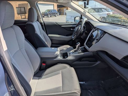 Used 2025 Subaru Outback Premium image 31
