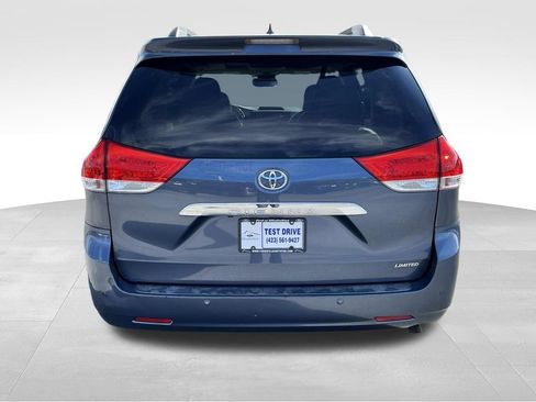 Used 2014 Toyota Sienna XLE image 4