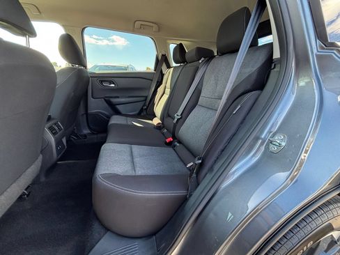 Used 2025 Nissan Rogue SV FWD image 28