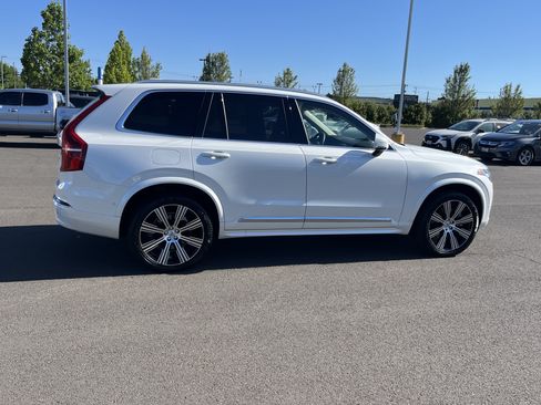Used 2025 Volvo XC90 T8 Plus w/ Protection Package Premier AWD/4WD image 6