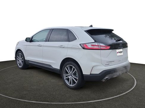 Used 2022 Ford Edge Titanium AWD/4WD image 3