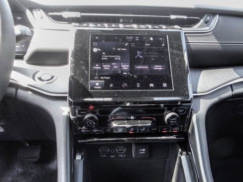 New 2023 Jeep Grand Cherokee L Laredo w/ Trailer Tow Group (B) image 16