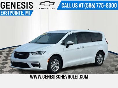 Used 2023 Chrysler Pacifica Touring-L