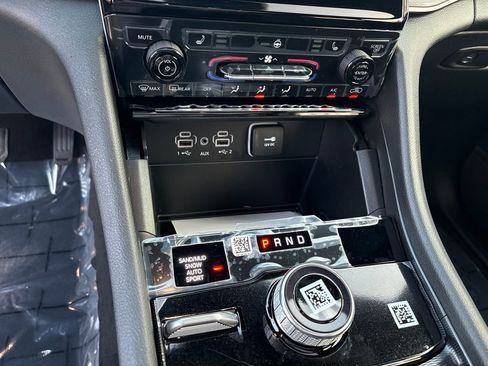 New 2025 Jeep Grand Cherokee L Limited w/ Black Appearance Package image 28