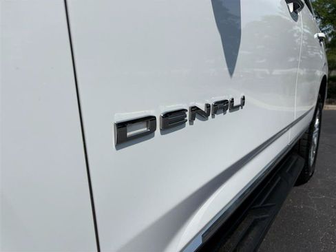 Used 2023 GMC Yukon Denali AWD/4WD image 14