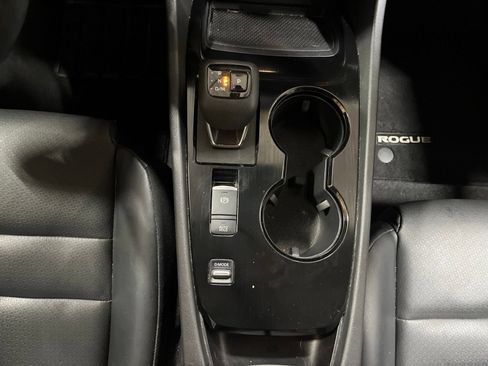 Used 2021 Nissan Rogue SV w/ Premium Package FWD image 25