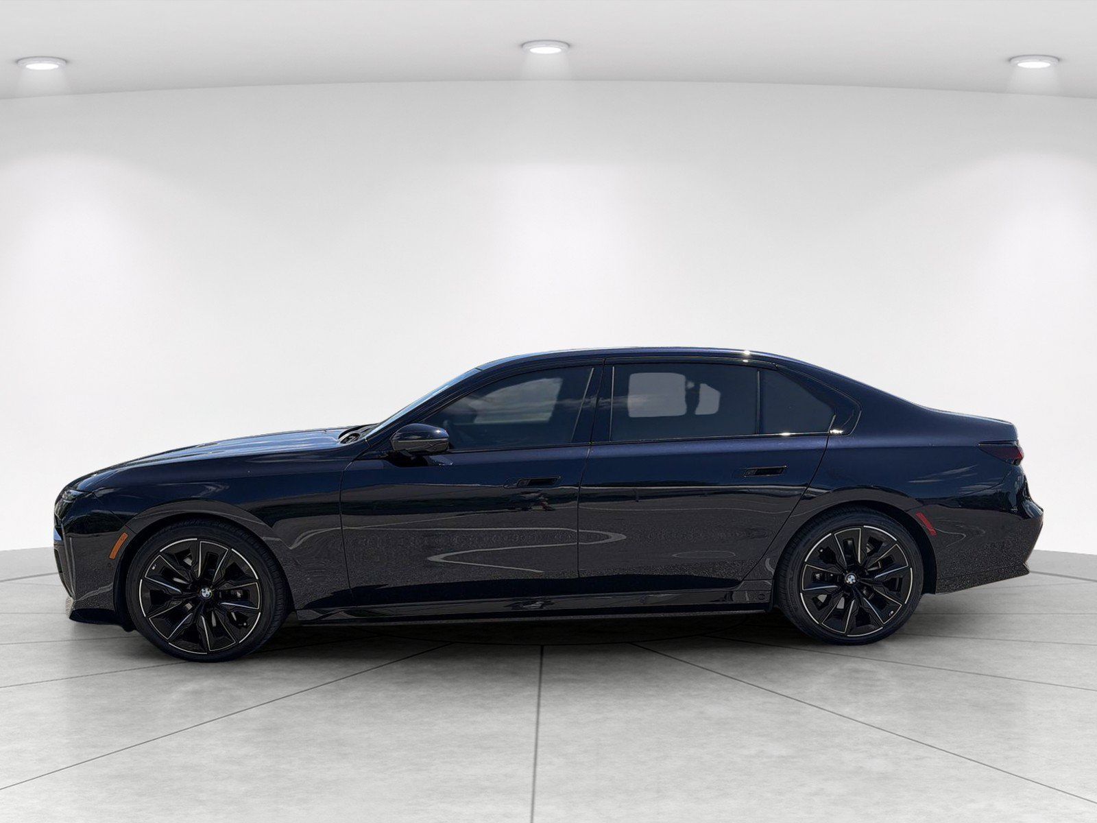 Certified 2024 BMW i7 xDrive60 w/ Executive Package AWD/4WD image 7