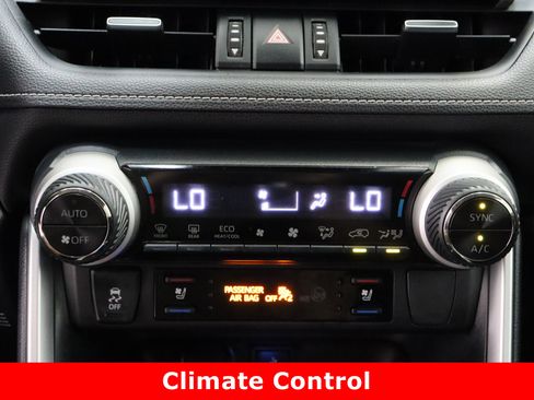 Used 2020 Toyota RAV4 Limited image 19