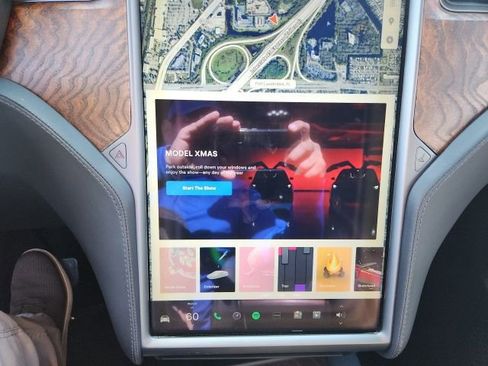 Used 2018 Tesla Model X 75D image 33