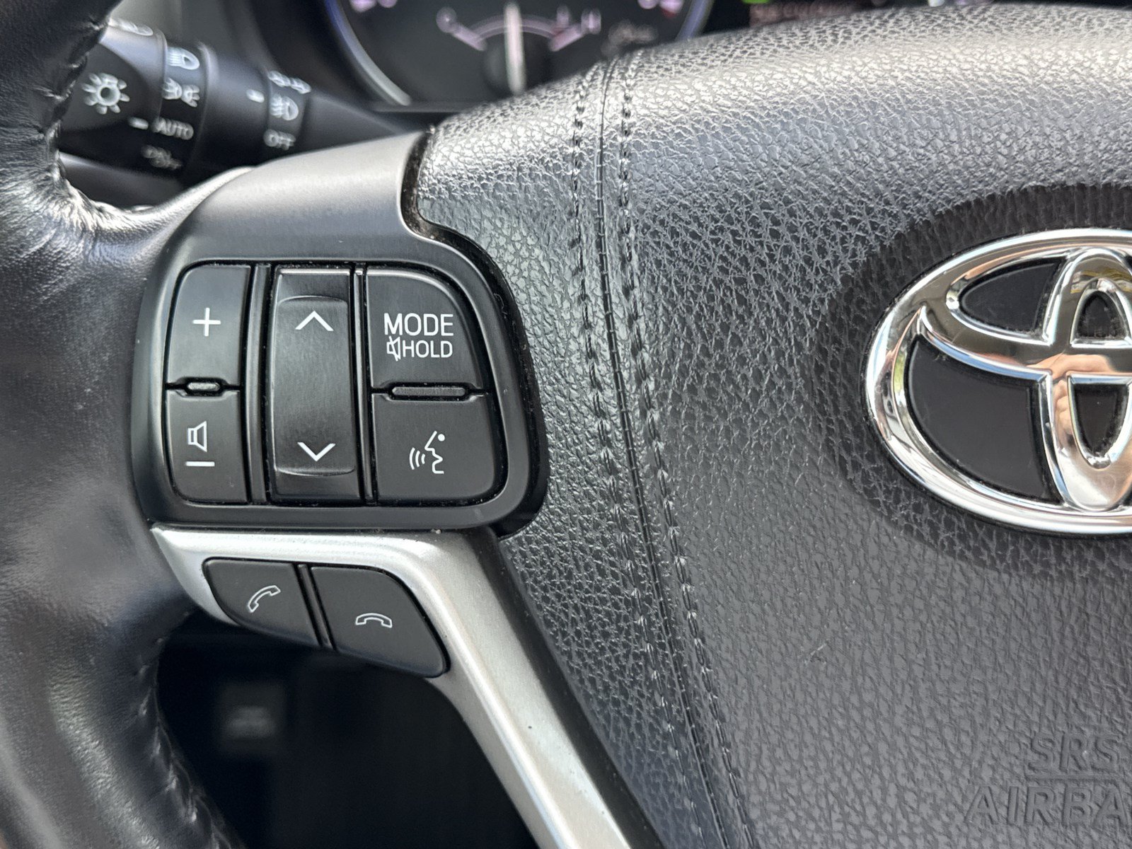 Used 2018 Toyota Highlander Limited Platinum AWD/4WD image 25