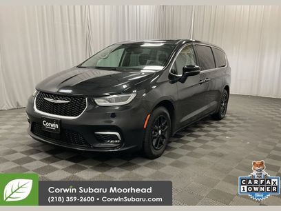 Used 2023 Chrysler Pacifica Touring-L