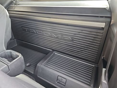 Certified 2025 Toyota Tacoma SR w/ SR Upgrade Package AWD/4WD image 19