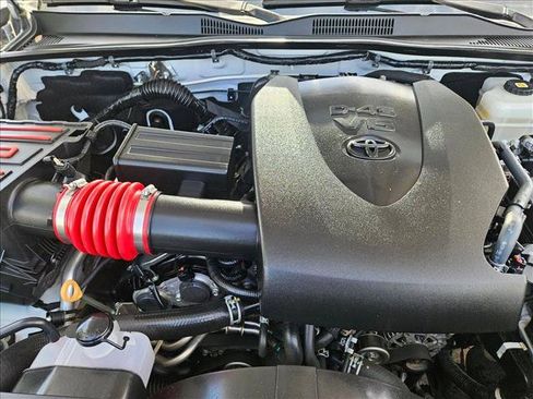 Used 2022 Toyota Tacoma TRD Off-Road w/ TRD Premium Off Road Package AWD/4WD image 22