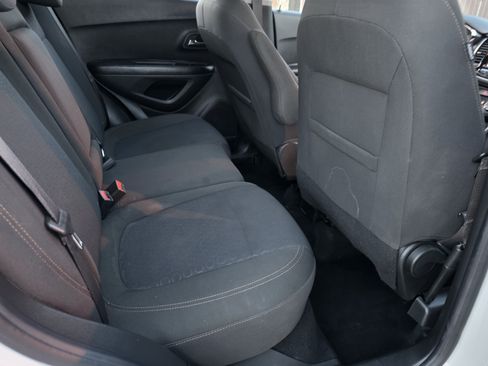 Used 2022 Chevrolet Trax LS w/ Tint and Cruise Package FWD image 17