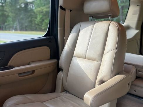 Used 2007 GMC Yukon XL Denali AWD/4WD image 26