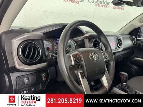 Used 2020 Toyota Tacoma SR5 image 12