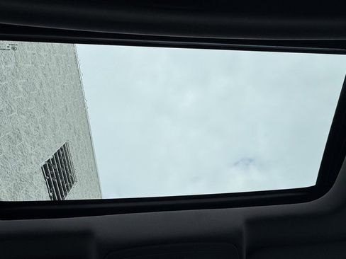 Used 2018 Chevrolet Tahoe Premier image 11