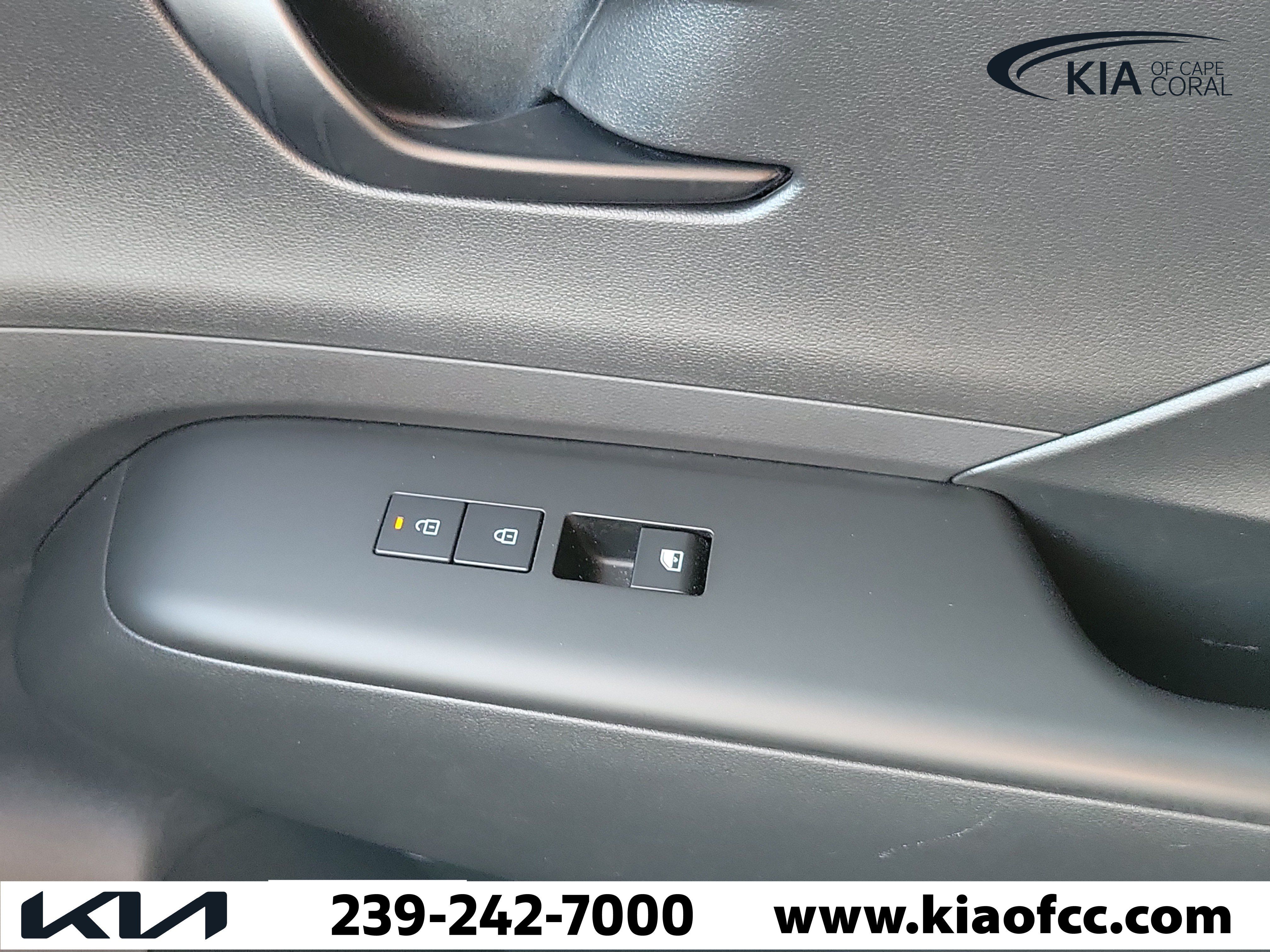 Used 2024 Hyundai Kona SEL w/ Convenience Package FWD image 29