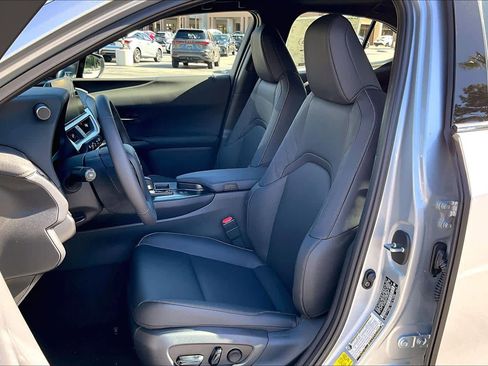 New 2026 Lexus UX 300h FWD image 18