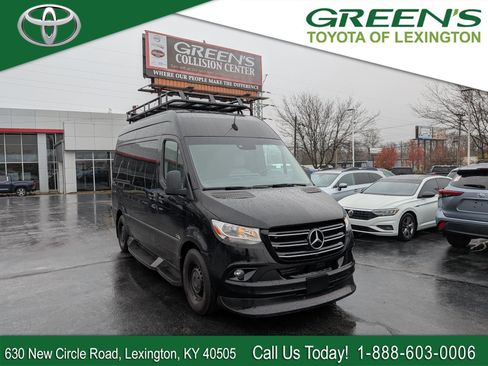 Used 2022 Mercedes-Benz Sprinter 144 Cargo image 1